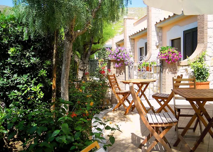 Πανσιόν Loremar 4*